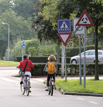 Fietsende kinderen - We gaan op kamp!